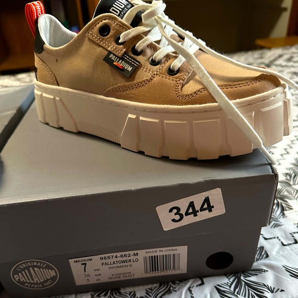 Palladium Tan Sneakers Modern Design Comfortable Soles